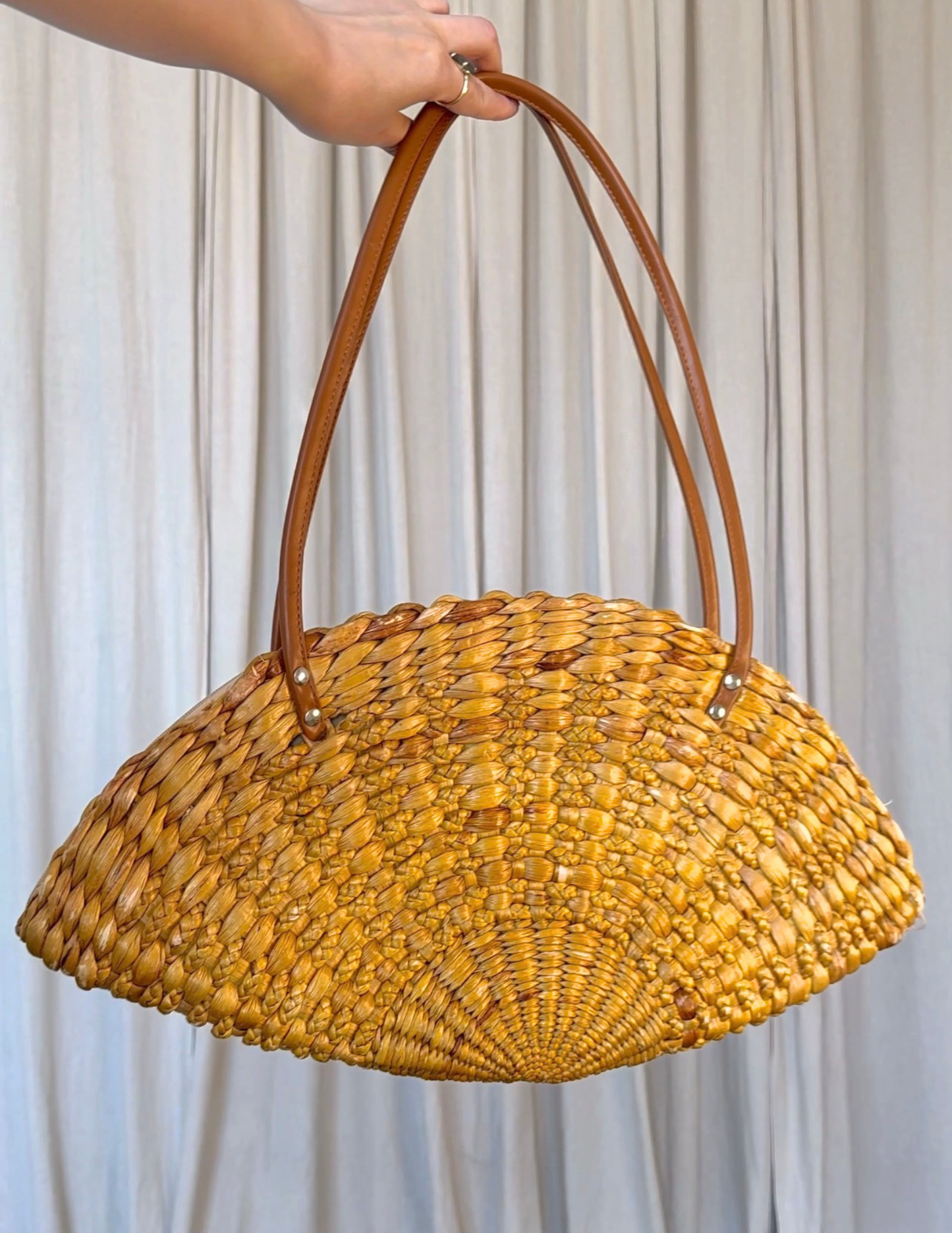 WOVEN BASKETWEAVE MOON BAG